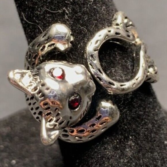 Vintage Antique Silver Tone Red Rhinestone Cat Chasing Tail Ring - Size 6 - Picture 2 of 4